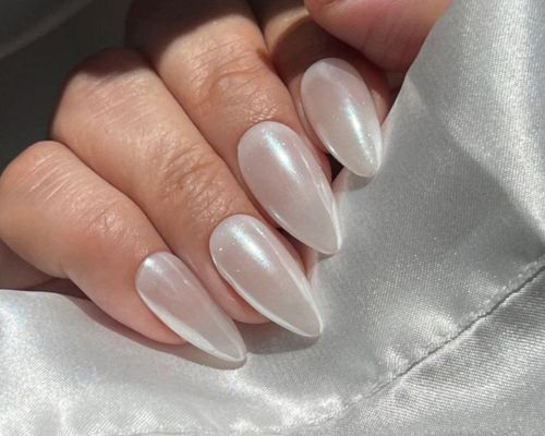 Top Trending Nail Art Designs In Arekere Bangalore For 2026 1 Chrome glazed donut nails 1