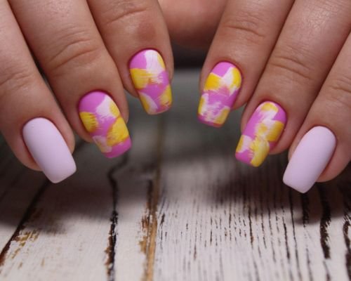 Abstract artistic nails
